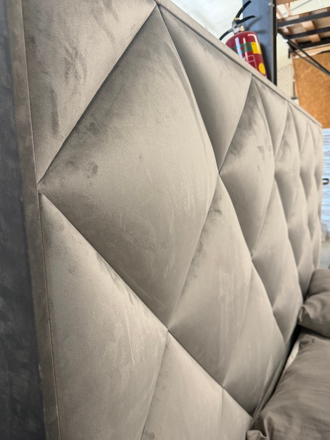 Boxspring Londen  180x200 – Luxe Bed met nachtkastjes